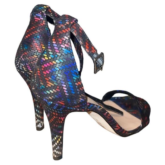 Mix 6.  - Picture 2 of 3